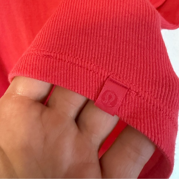 Lululemon Hold Tight Ribbed Short Sleeve Tee Pink Approx Size 6 - Picture 2 of 5